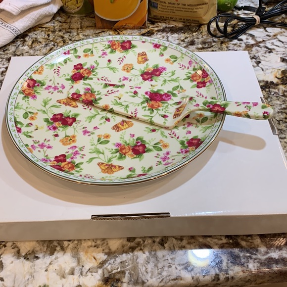 Royal Albert SOC Spring Chintz Cake Plate & Server, NIB, beautiful piece - Picture 10 of 14